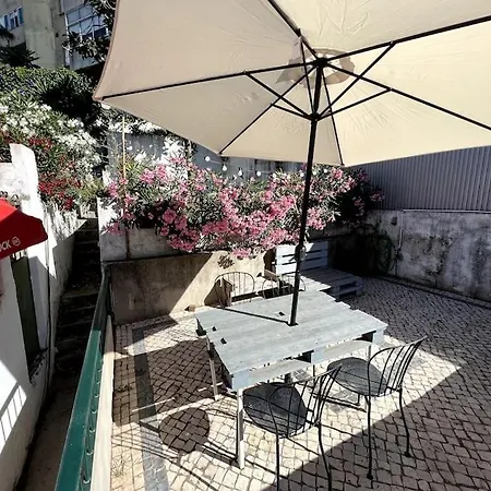 Appartamento New Flat & Terrace Garden Monte Da Graca Lisbona